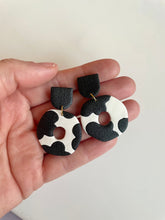 Load image into Gallery viewer, The Chelsea earrings