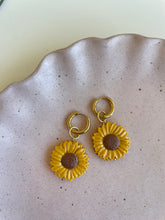 Load image into Gallery viewer, The Sunny hoops