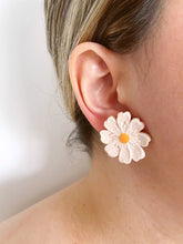 Load image into Gallery viewer, The Daisy studs