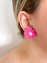 Load image into Gallery viewer, The Daisy studs
