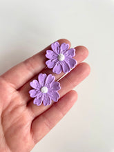 Load image into Gallery viewer, The Daisy studs