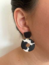 Load image into Gallery viewer, The Chelsea earrings
