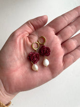 Load image into Gallery viewer, The Priscila hoops
