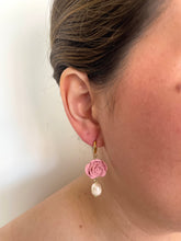 Load image into Gallery viewer, The Priscila hoops
