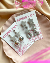 Load image into Gallery viewer, The Mimi earrings
